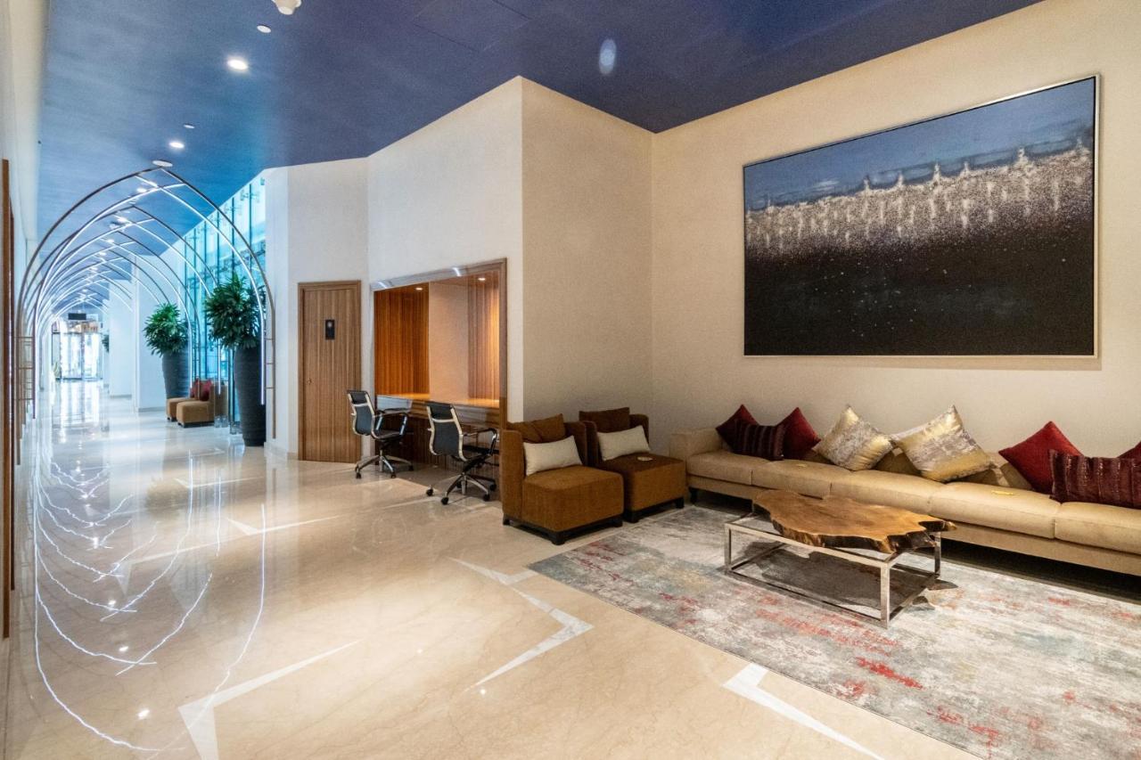 The Smart Concierge - Damac Prive Apartment *